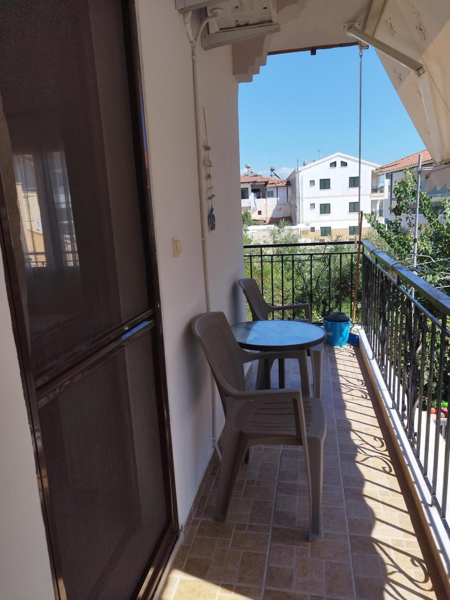 Christa'S Studio Apartment Nikiti  Exterior photo