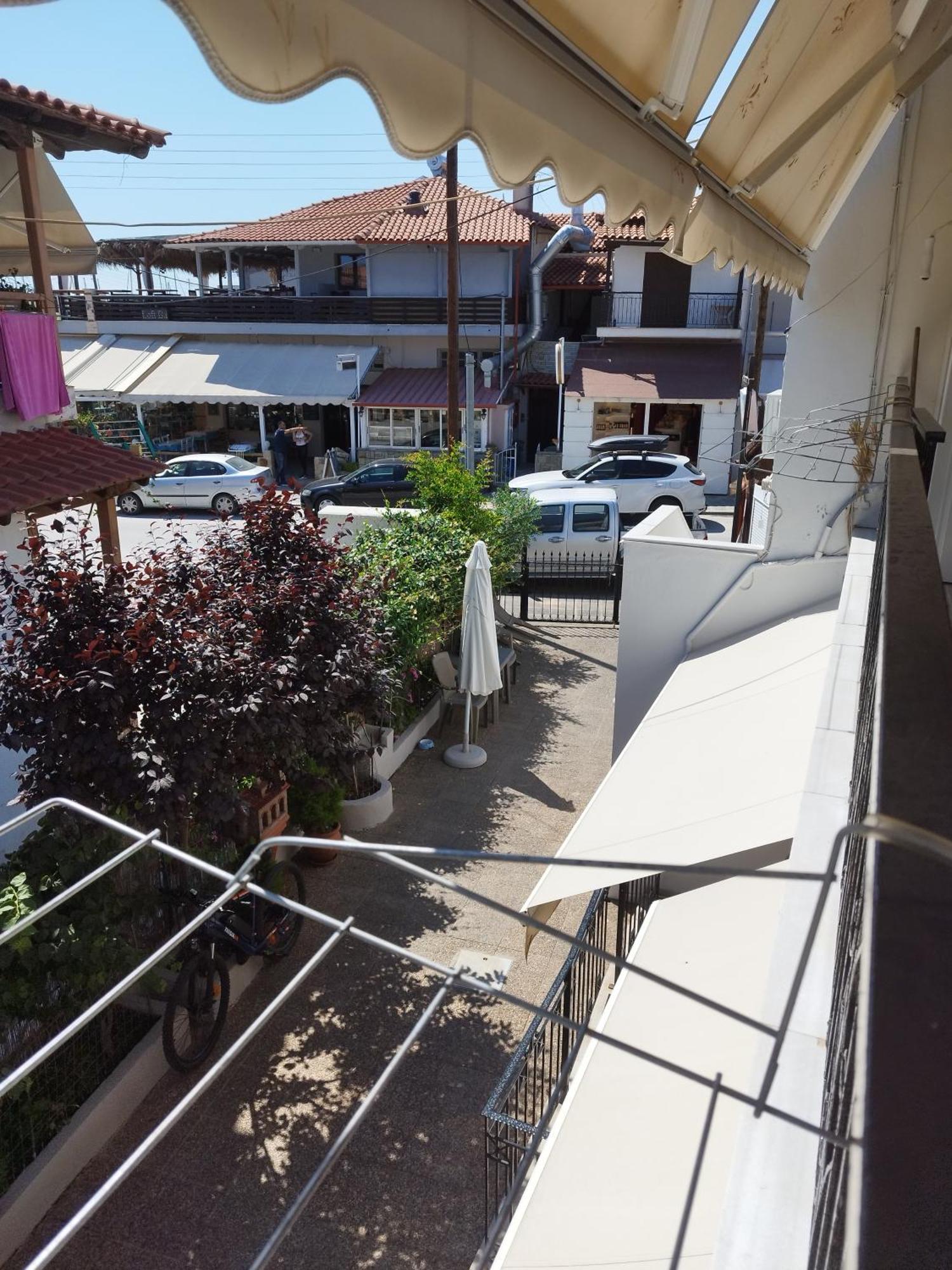 Christa'S Studio Apartment Nikiti  Exterior photo